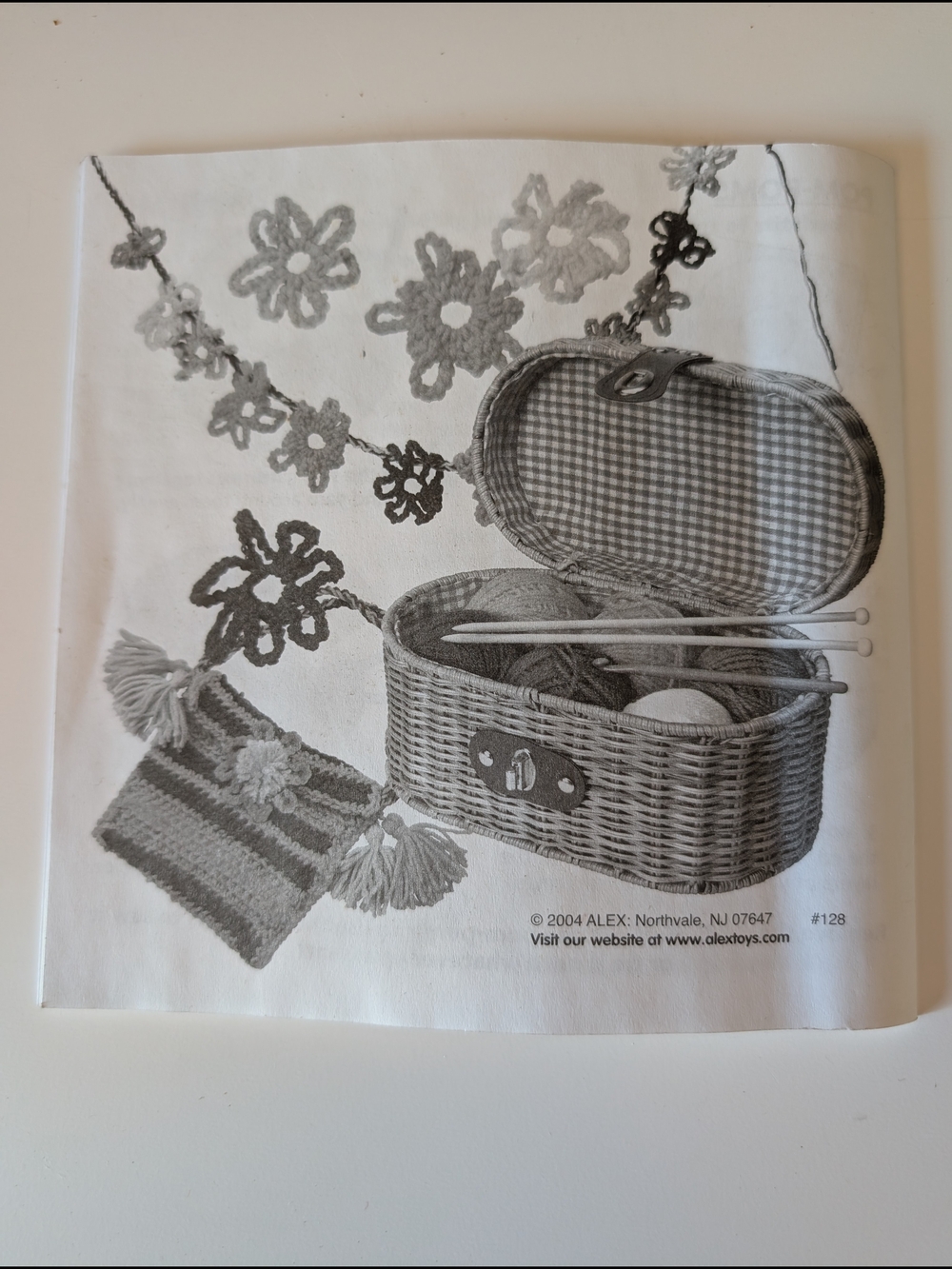 Wicker Vintage Knitting Kit For Beginners - Picture 6 of 8